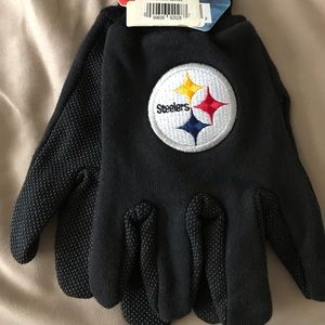 Steelers utility gloves. One size fits most.